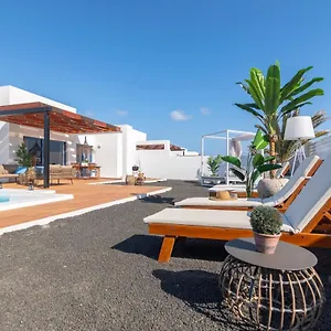  Villa Famara By Villalia