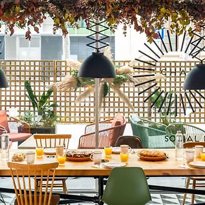 ** Hotel Ibis Plaza Glories 22@ Španělsko